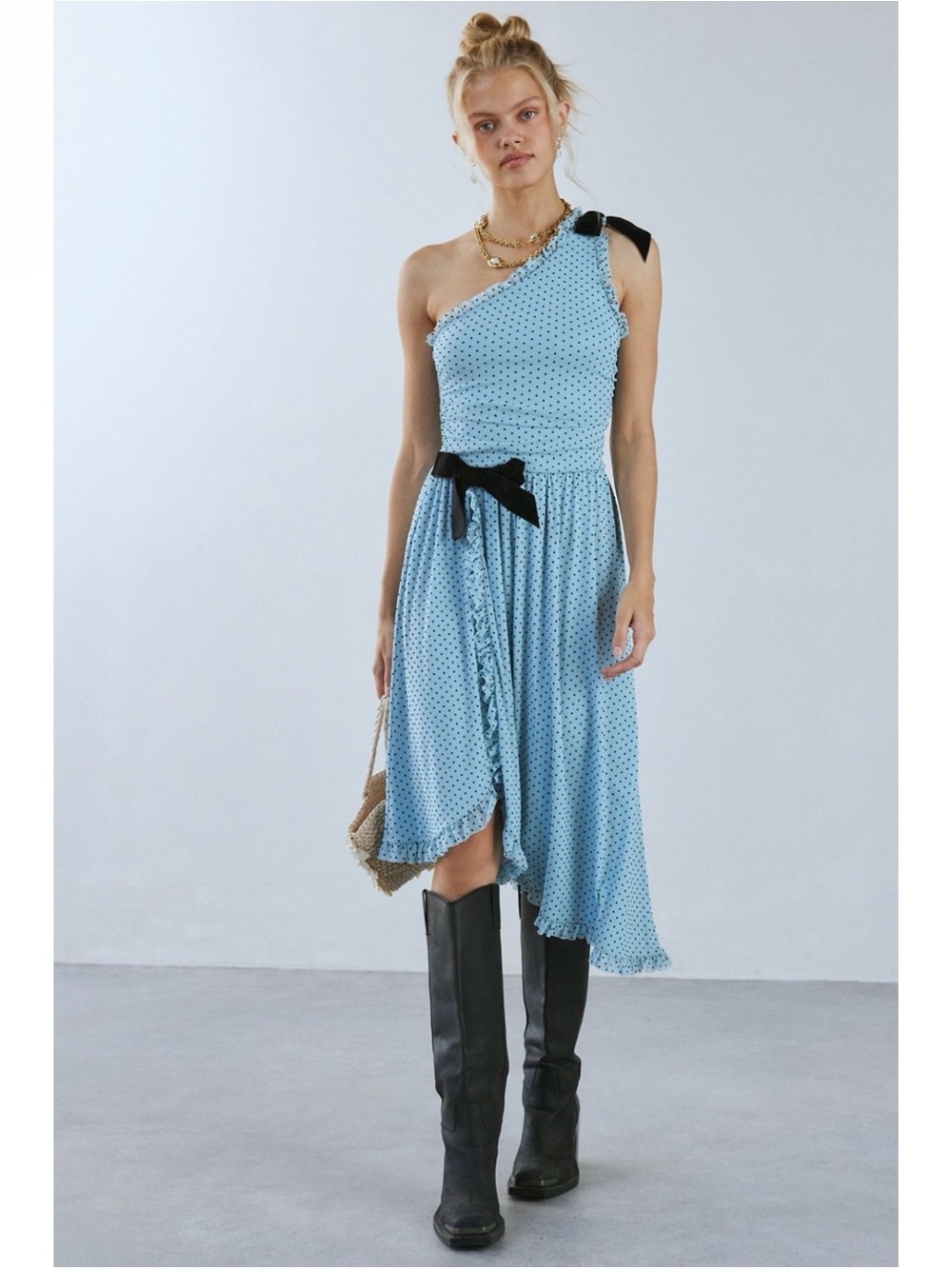 Urban Outfitters / Kimchi Blue Virginia One Shoulder Bow Detail Midi Dress